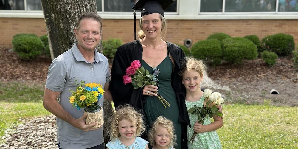 凯特和家人毕业典礼