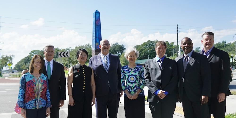 Dedication ceremony celebrates the completion of public art at Jacksonville University 盖茨